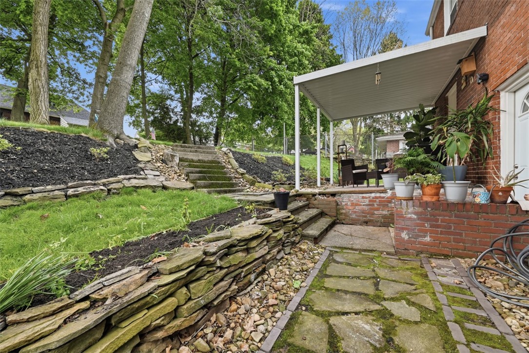 315 Woodside Rd