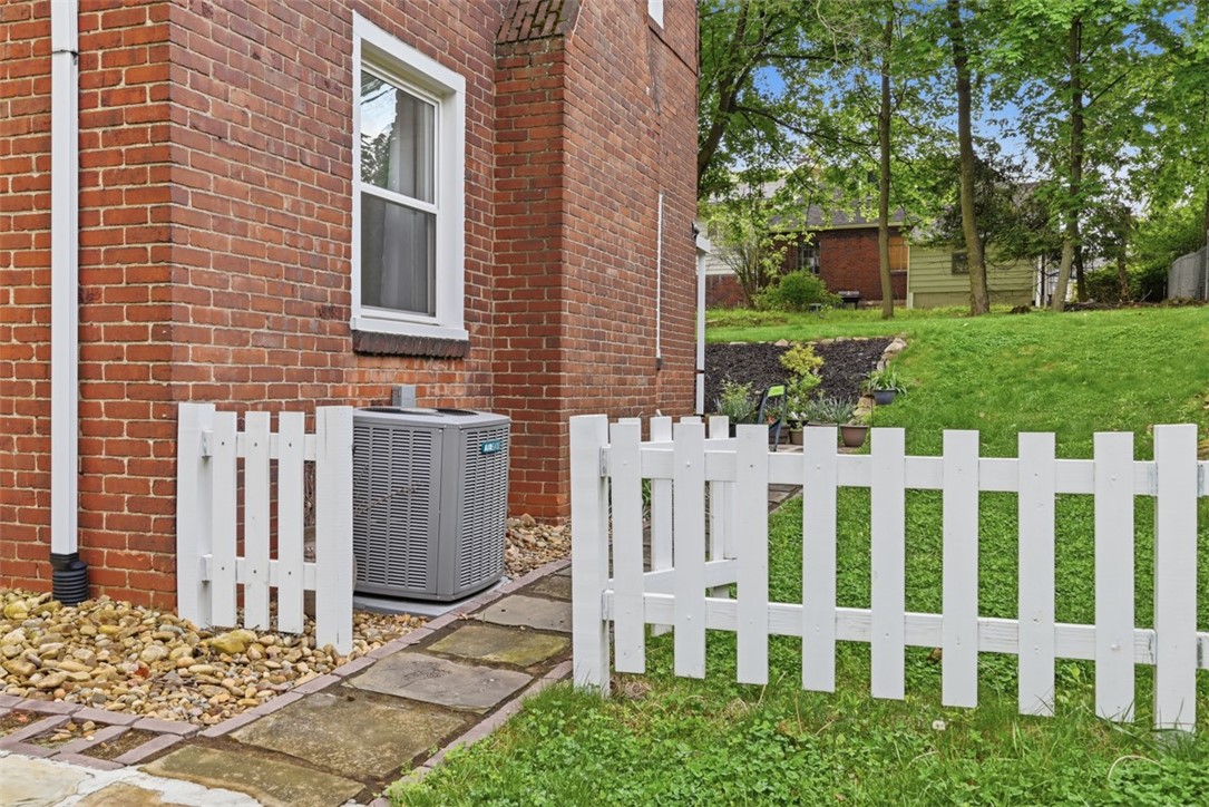 315 Woodside Rd