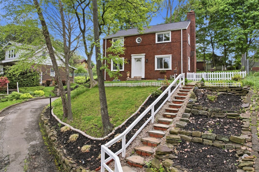 315 Woodside Rd