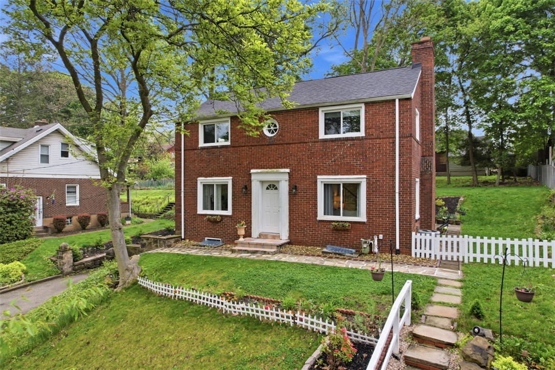 315 Woodside Rd
