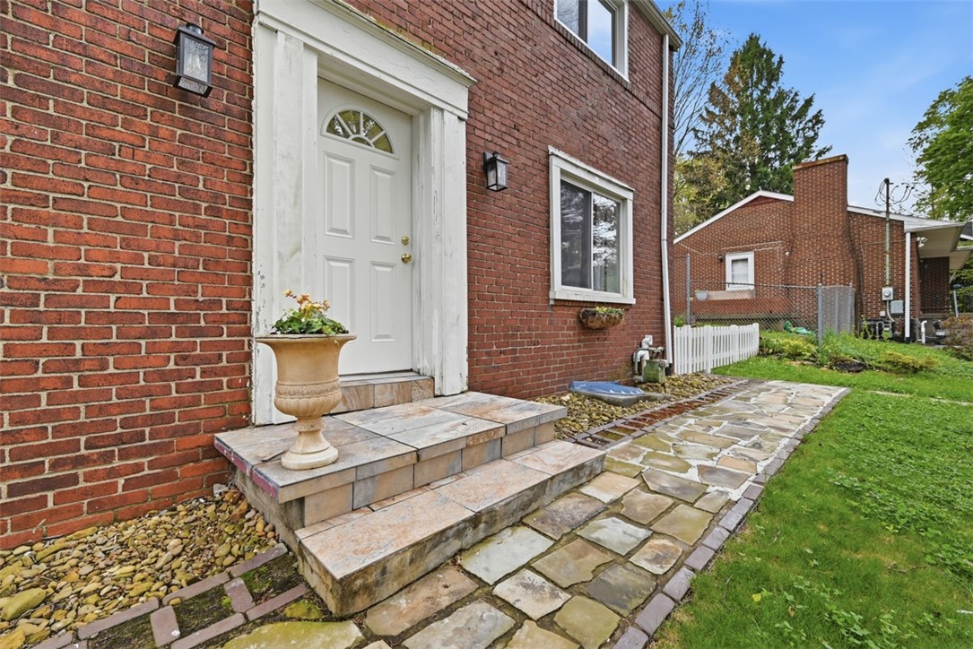 315 Woodside Rd
