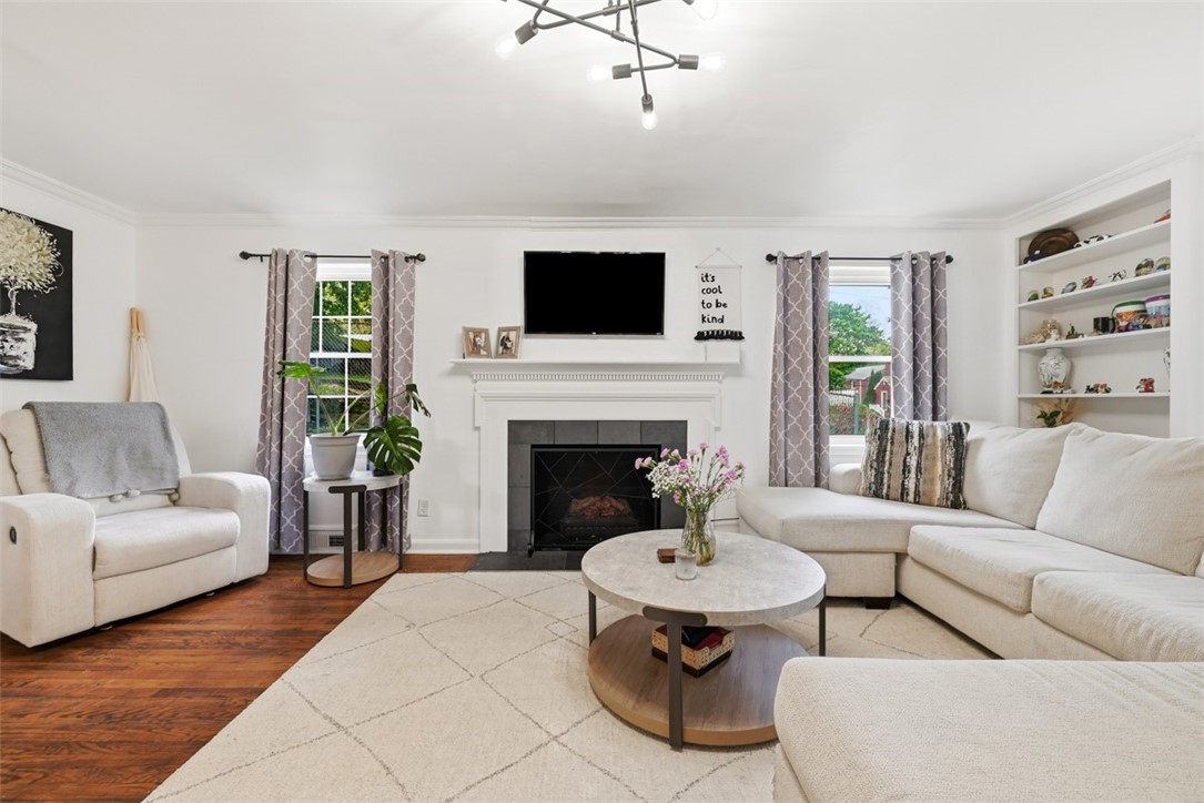 315 Woodside Rd