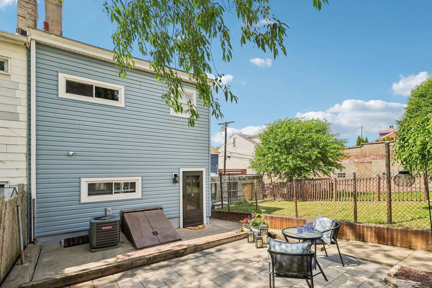 424 Orwell WAY