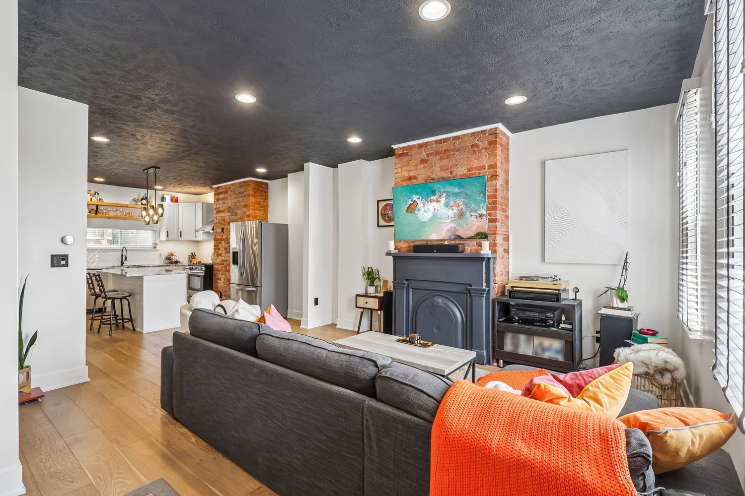 424 Orwell WAY