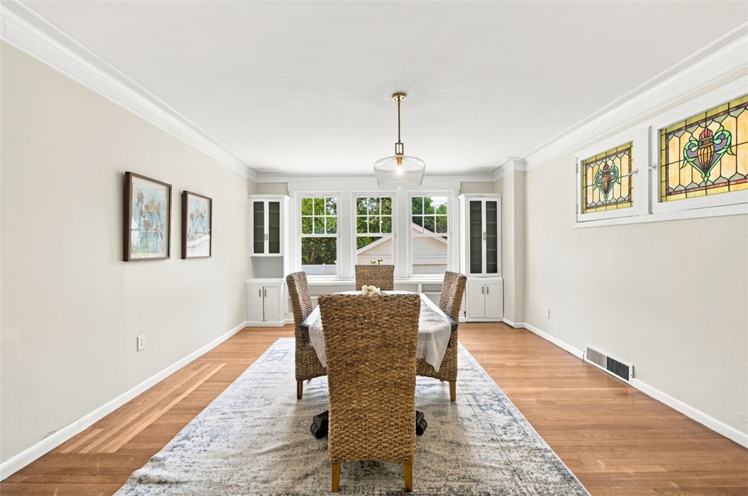 943 Davis Ave