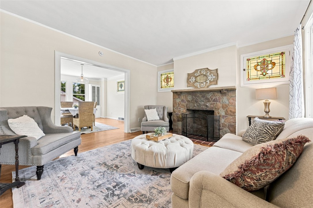 943 Davis Ave