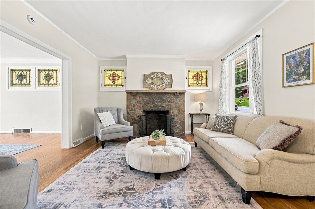 943 Davis Ave