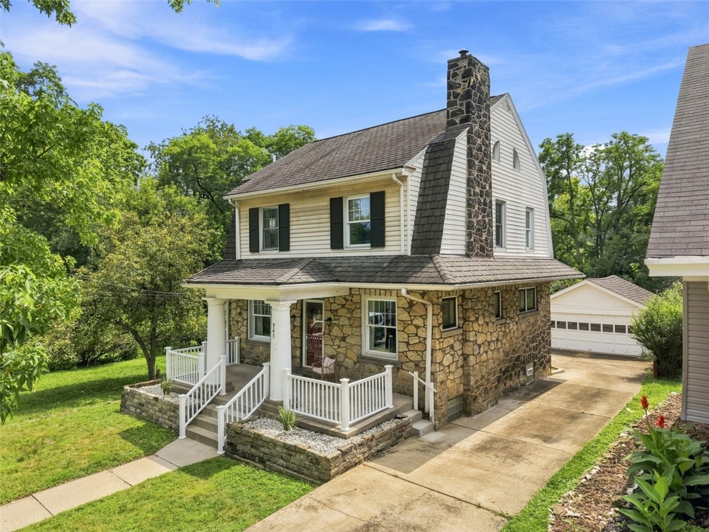 943 Davis Ave
