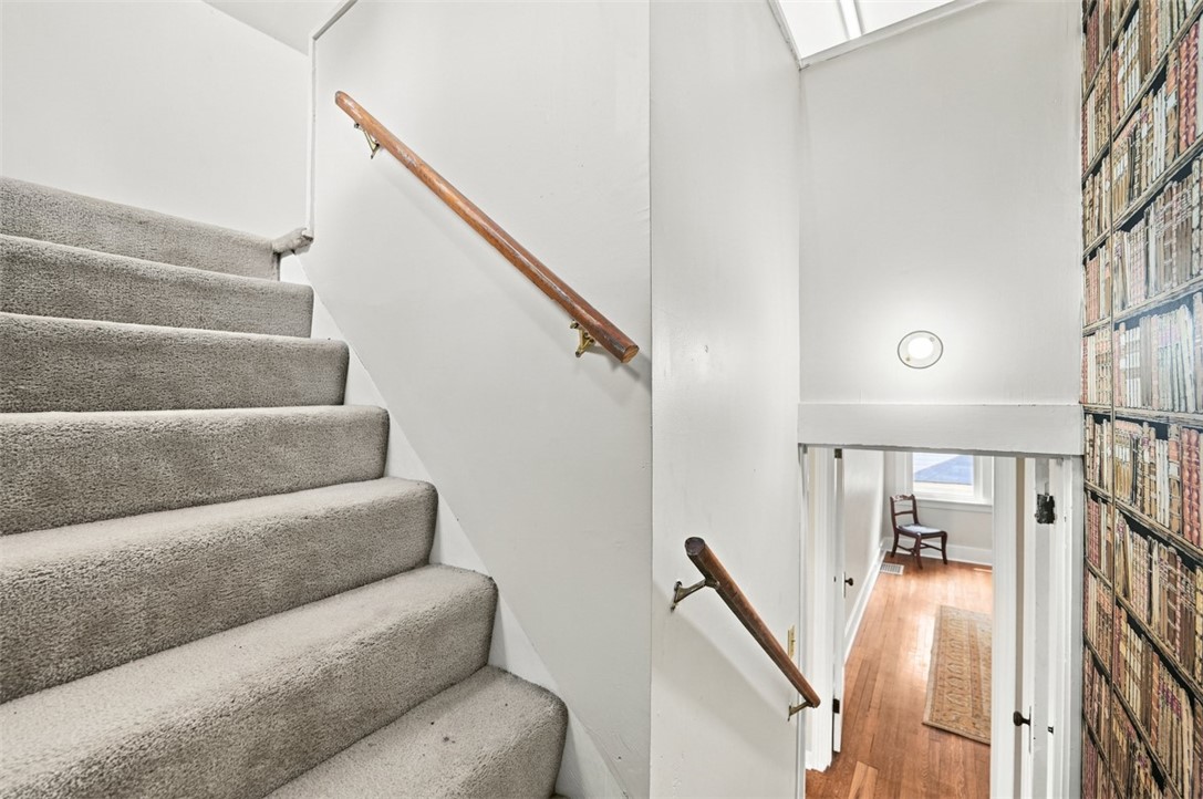 943 Davis Ave