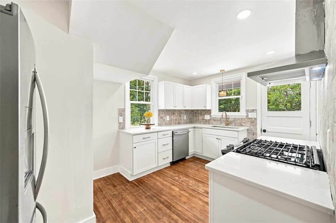 943 Davis Ave