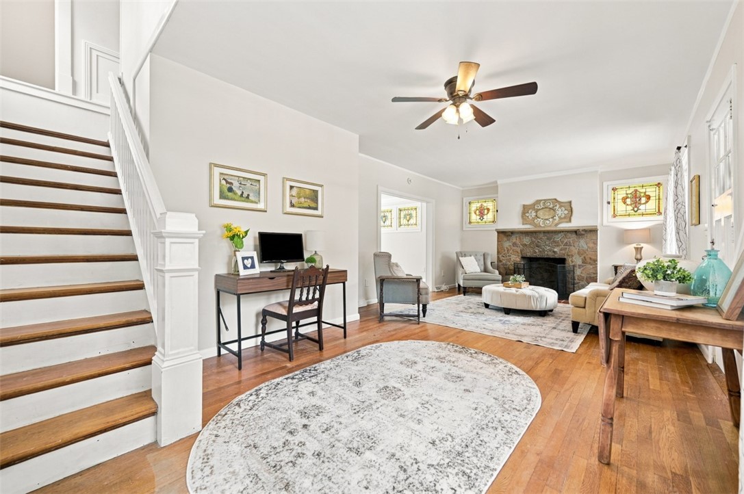 943 Davis Ave