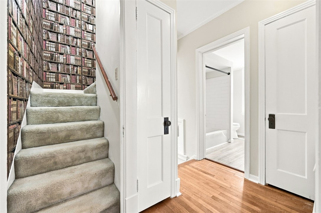 943 Davis Ave