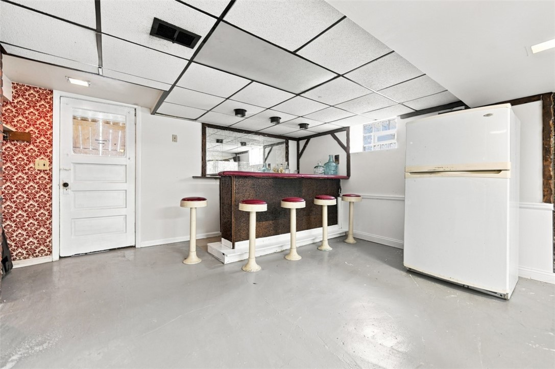 943 Davis Ave