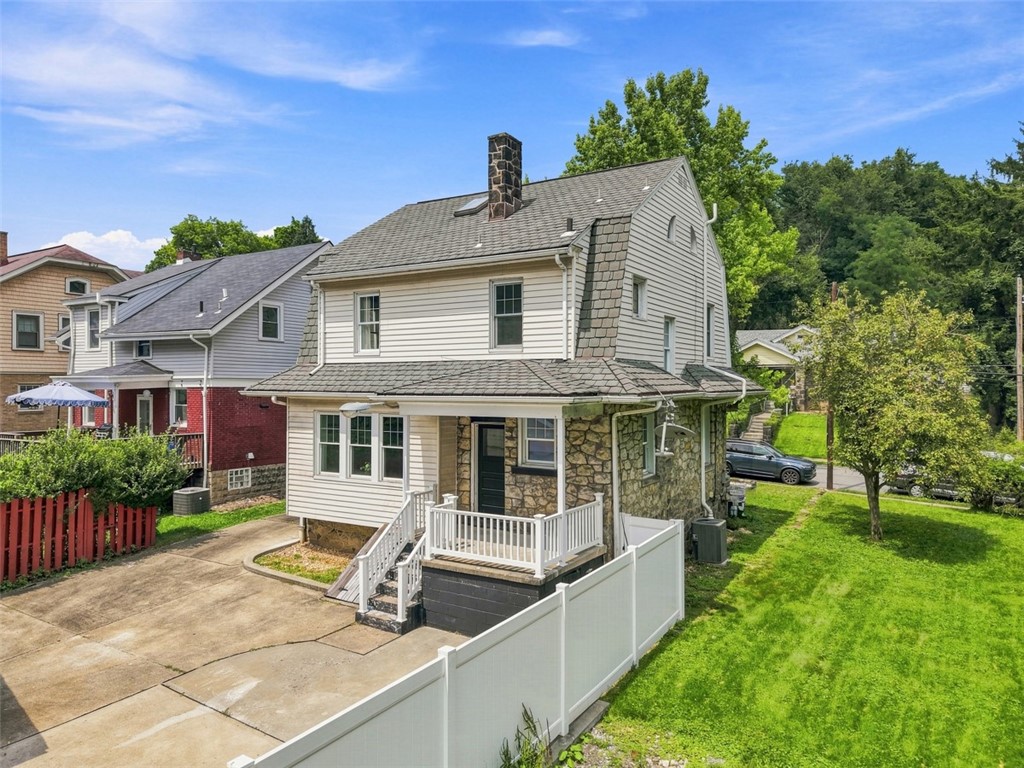 943 Davis Ave