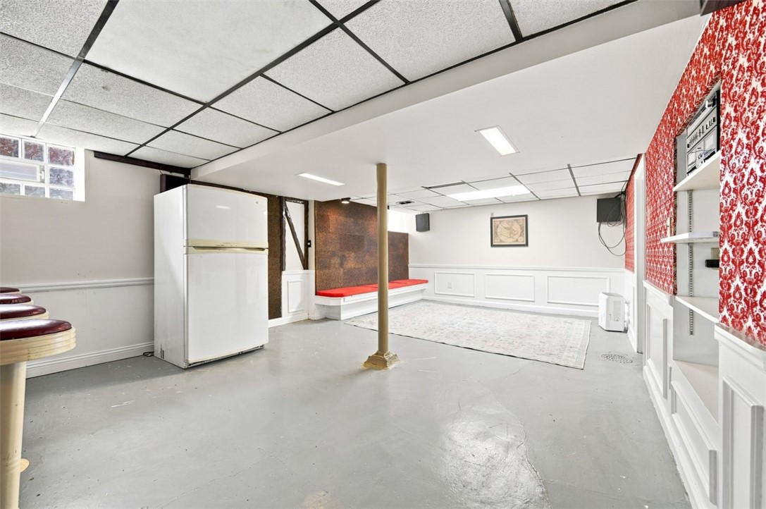 943 Davis Ave
