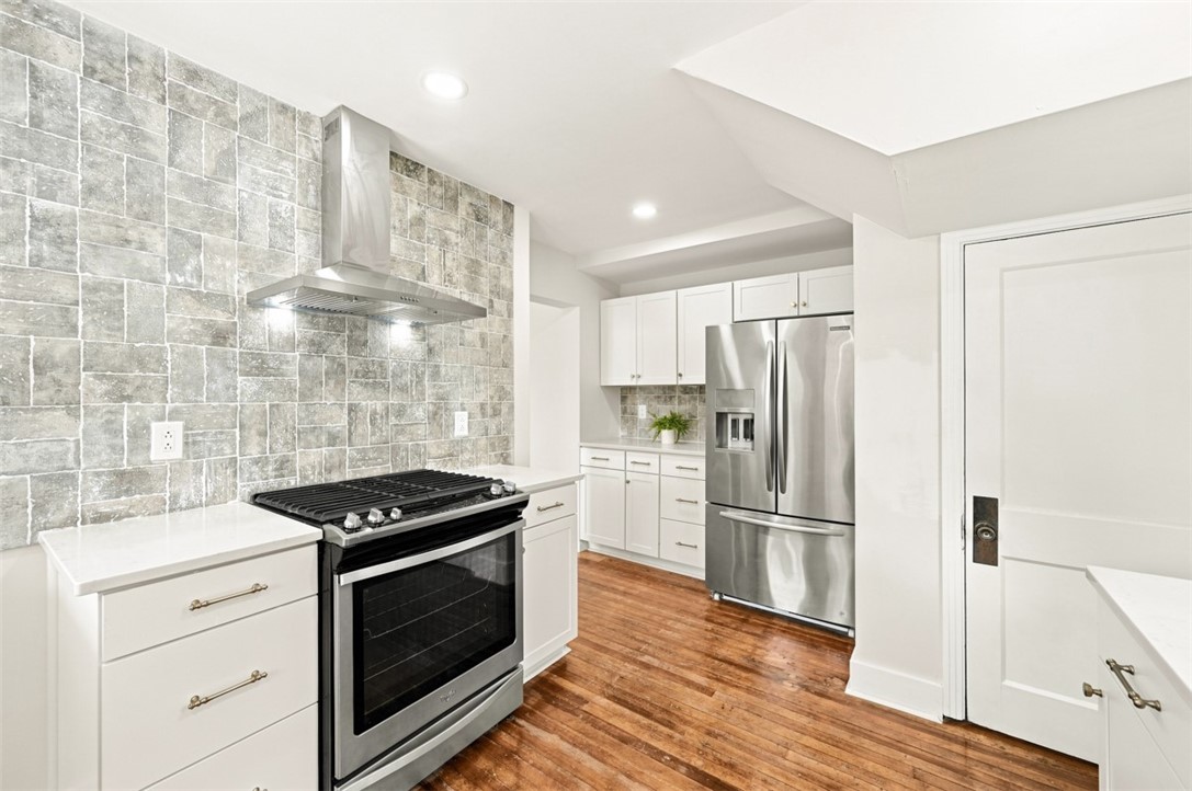 943 Davis Ave