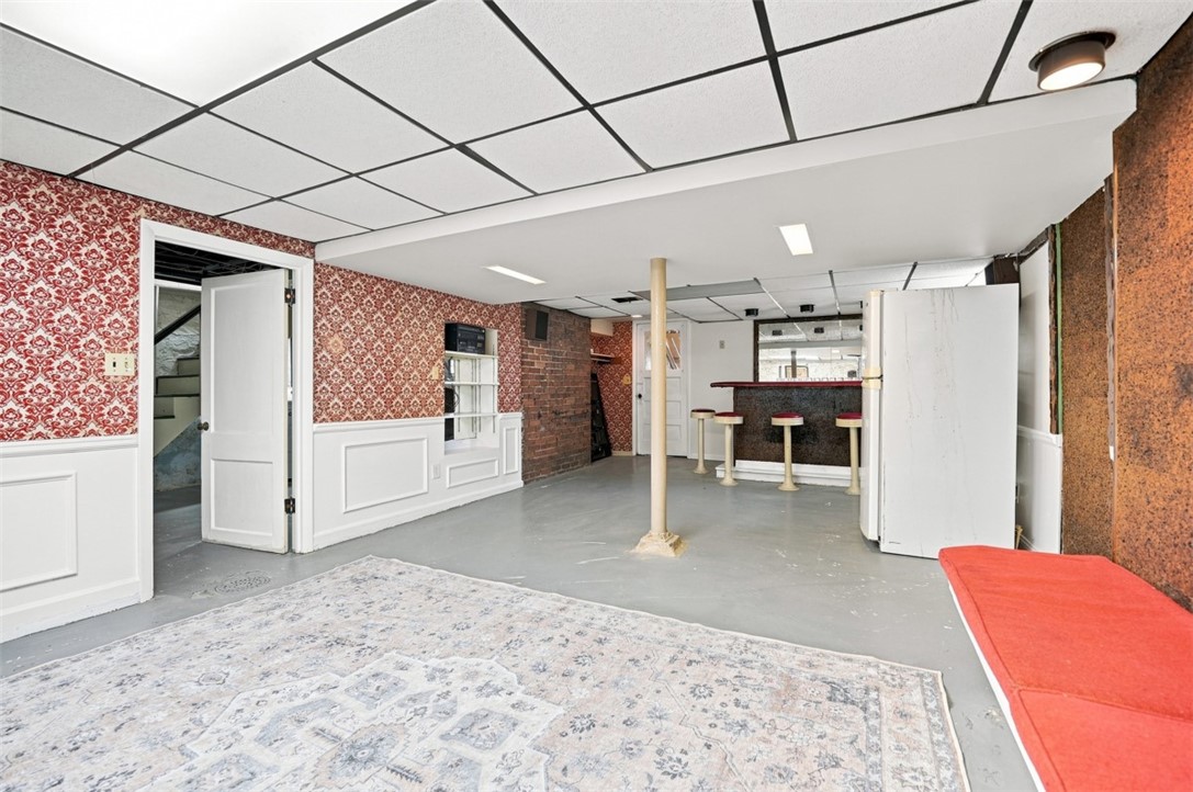 943 Davis Ave