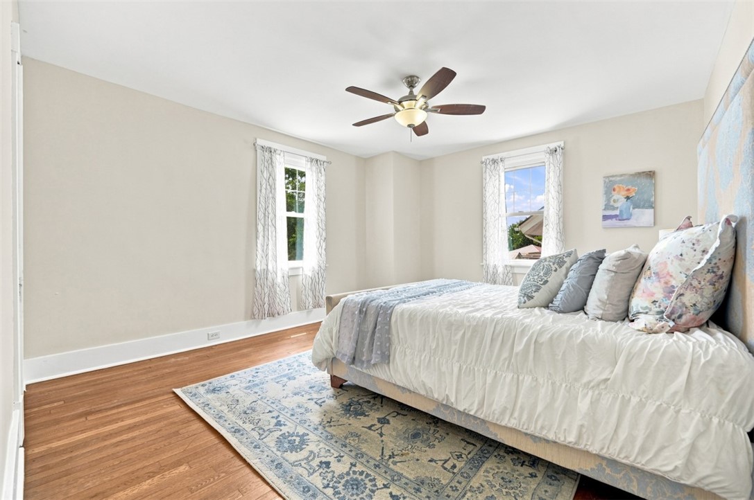 943 Davis Ave