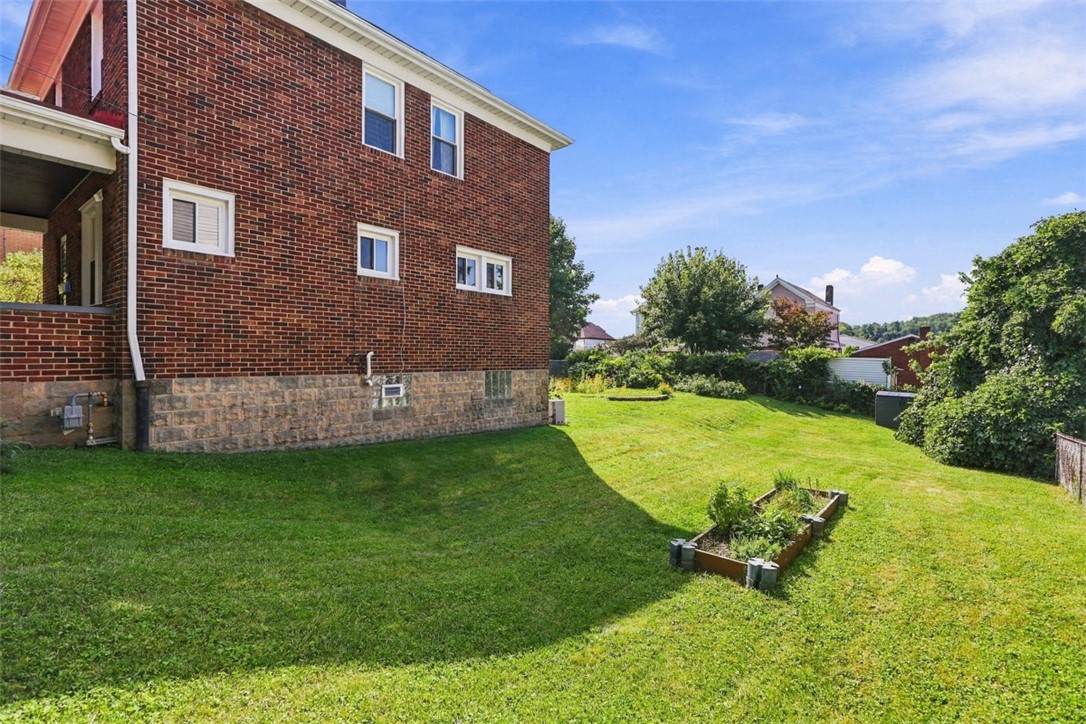 1332 Rutherford Ave