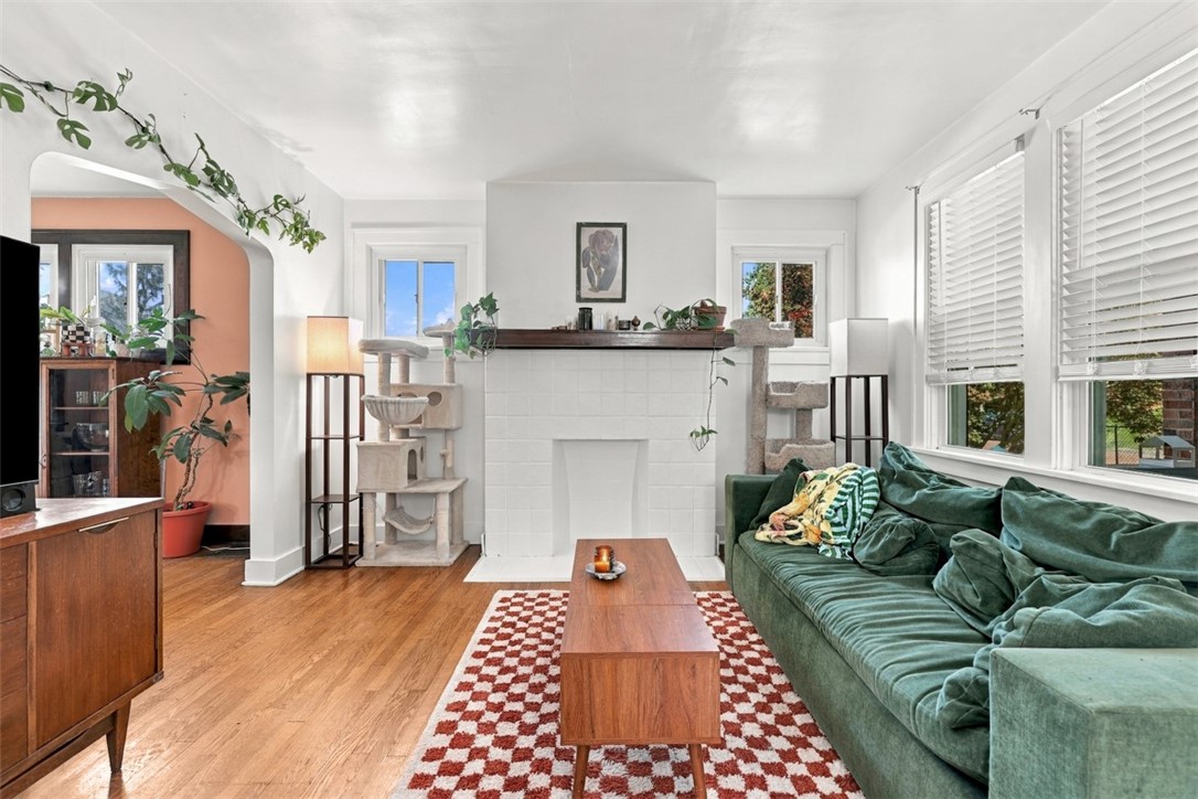 1332 Rutherford Ave