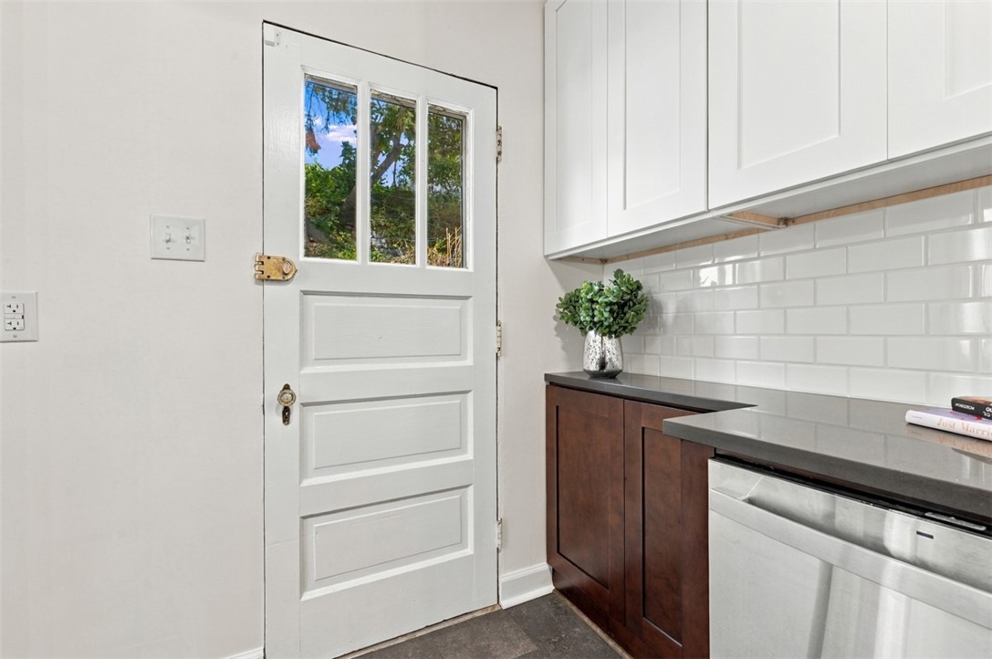 37 Bateman St
