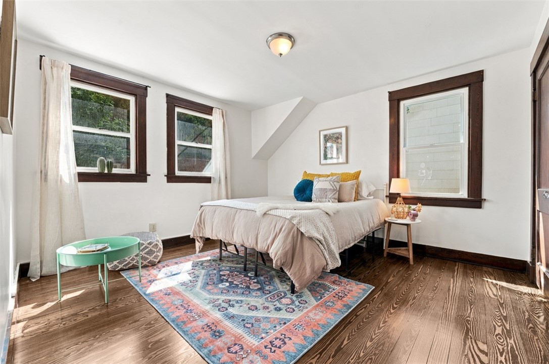 37 Bateman St