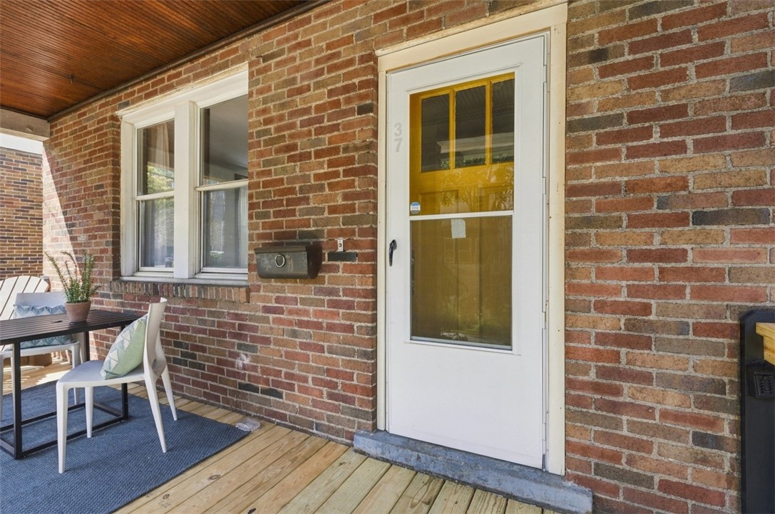 37 Bateman St