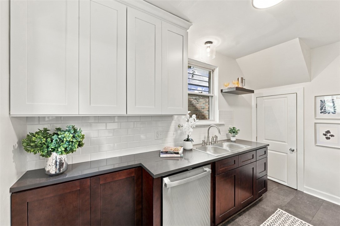 37 Bateman St