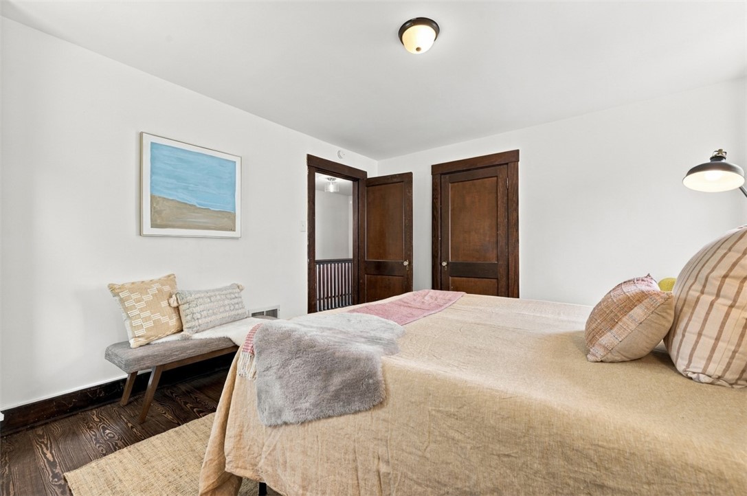 37 Bateman St