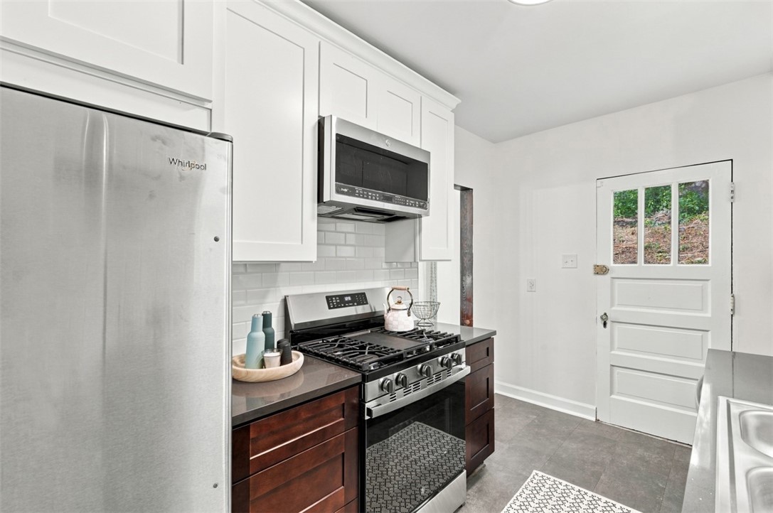 37 Bateman St