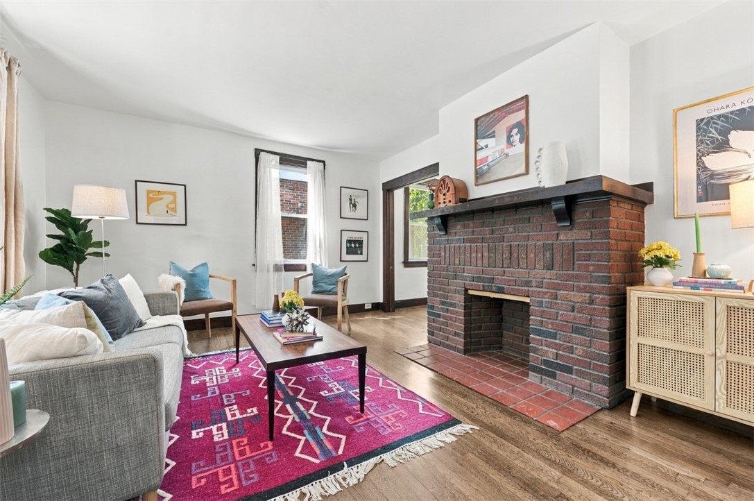 37 Bateman St