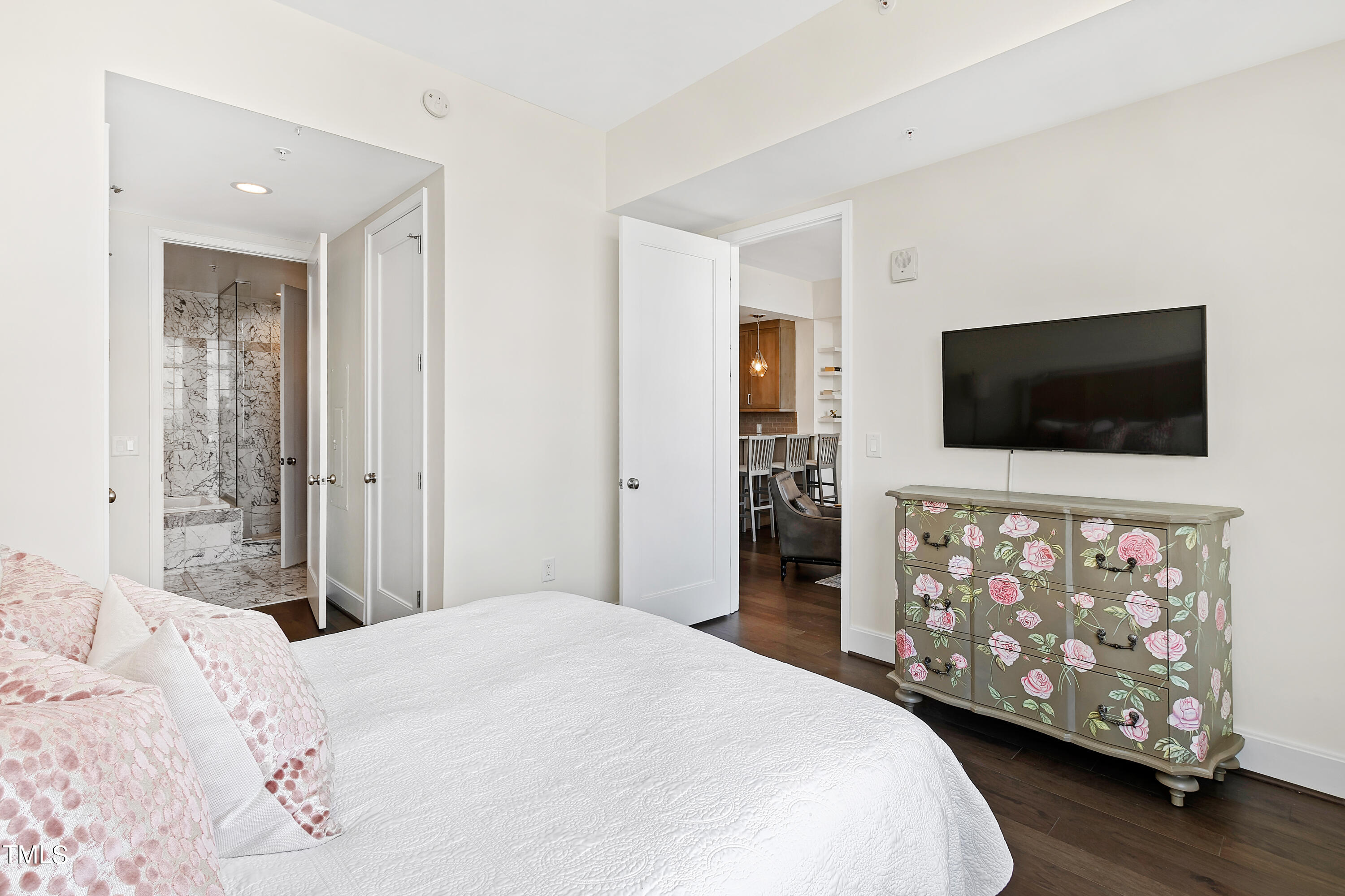 122 N Harrington Street # 1215
