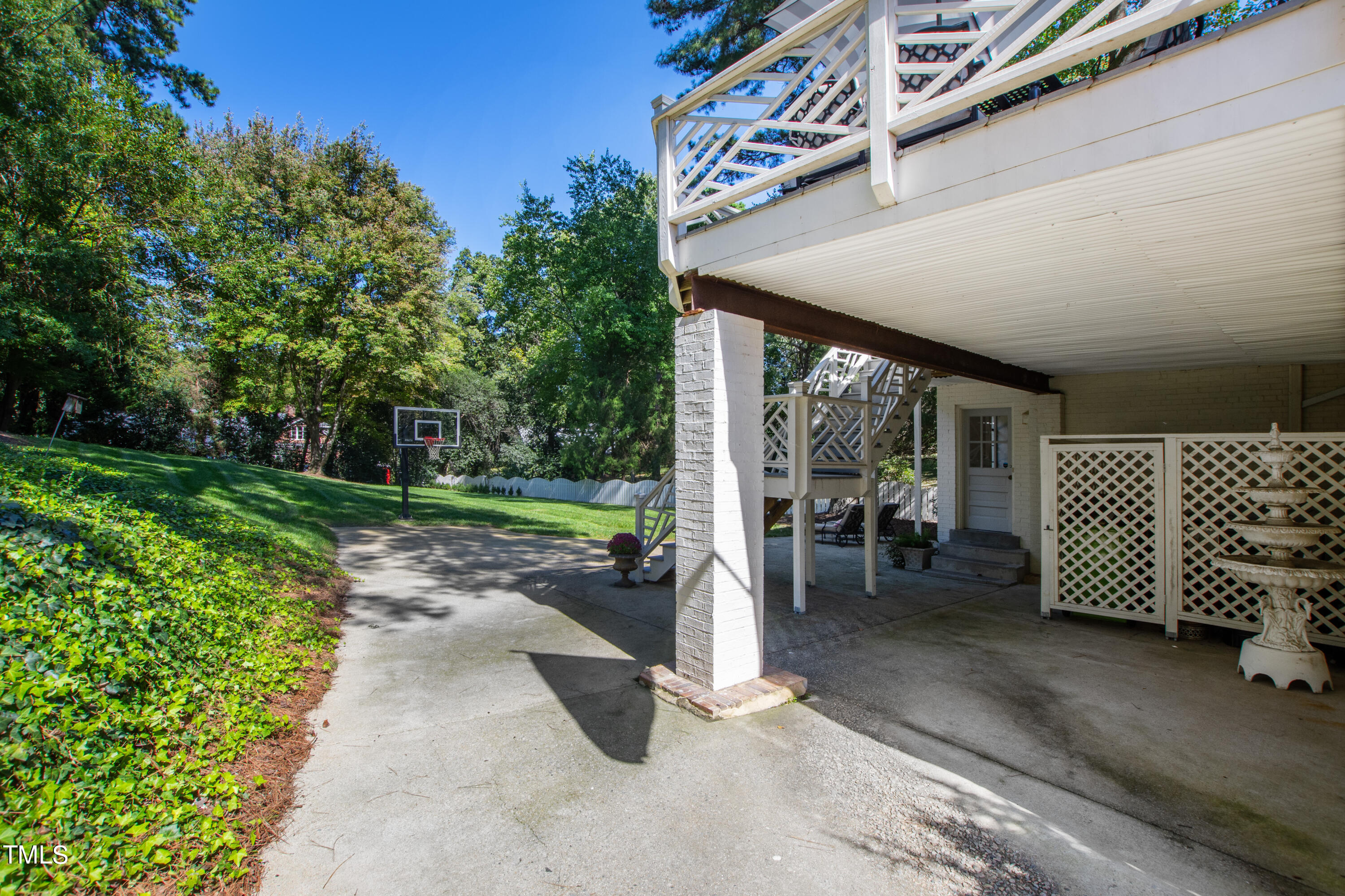 2618 Churchill Road