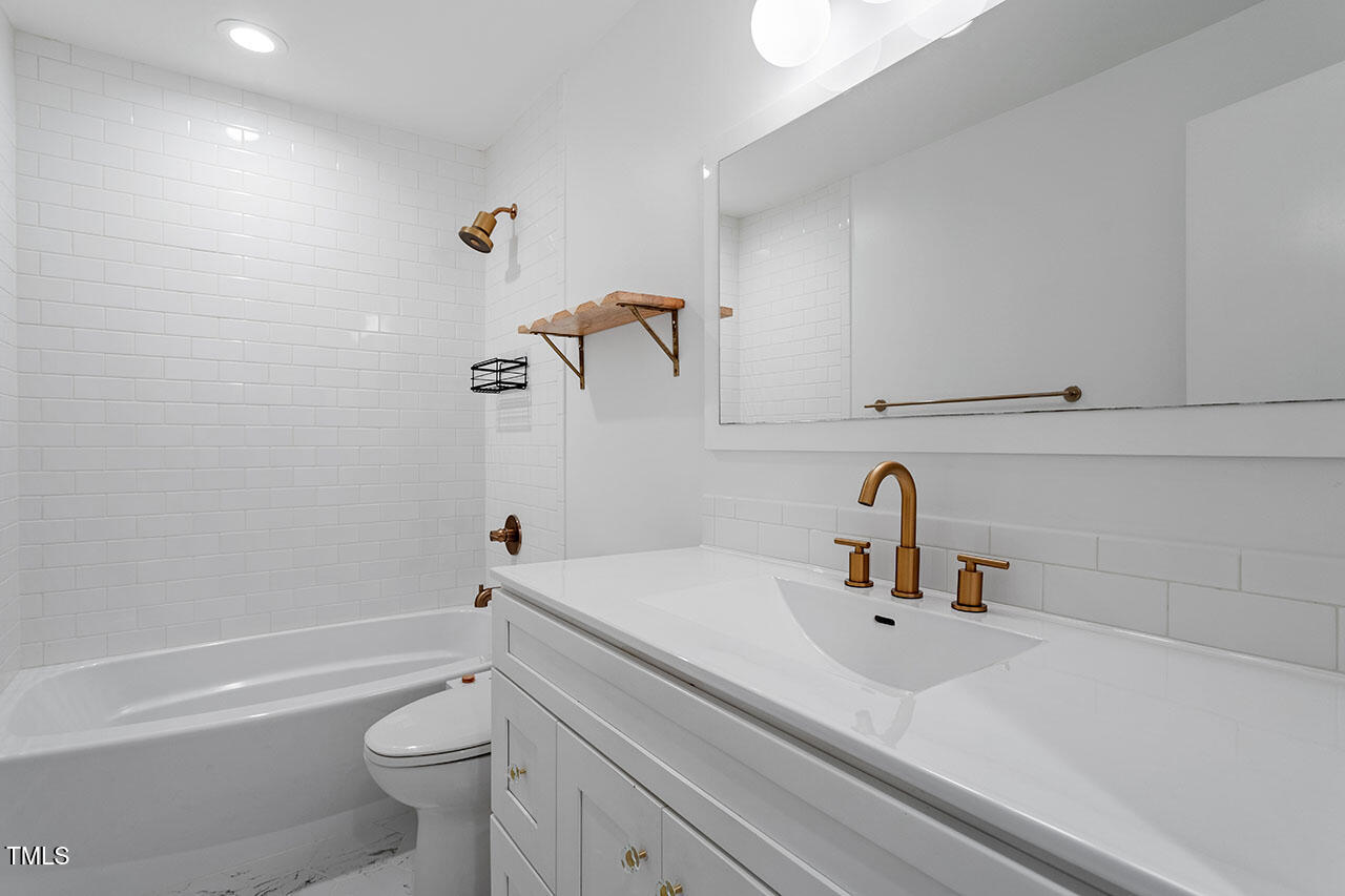 2235 Rumson Road