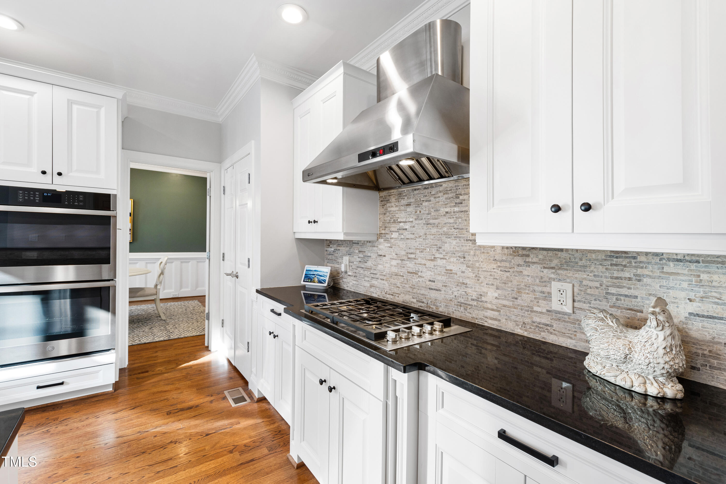 4213 Falls River Avenue