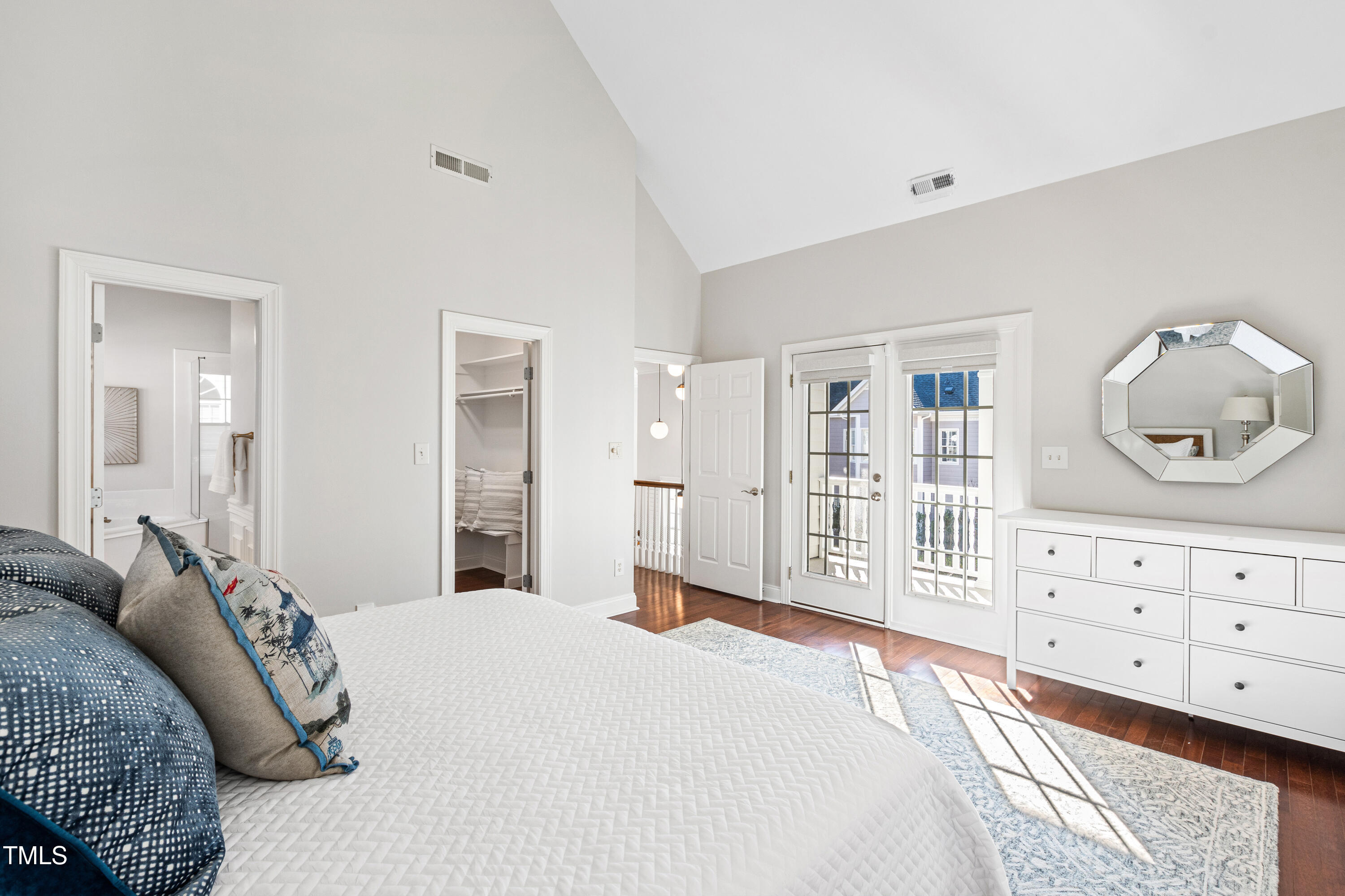 4213 Falls River Avenue