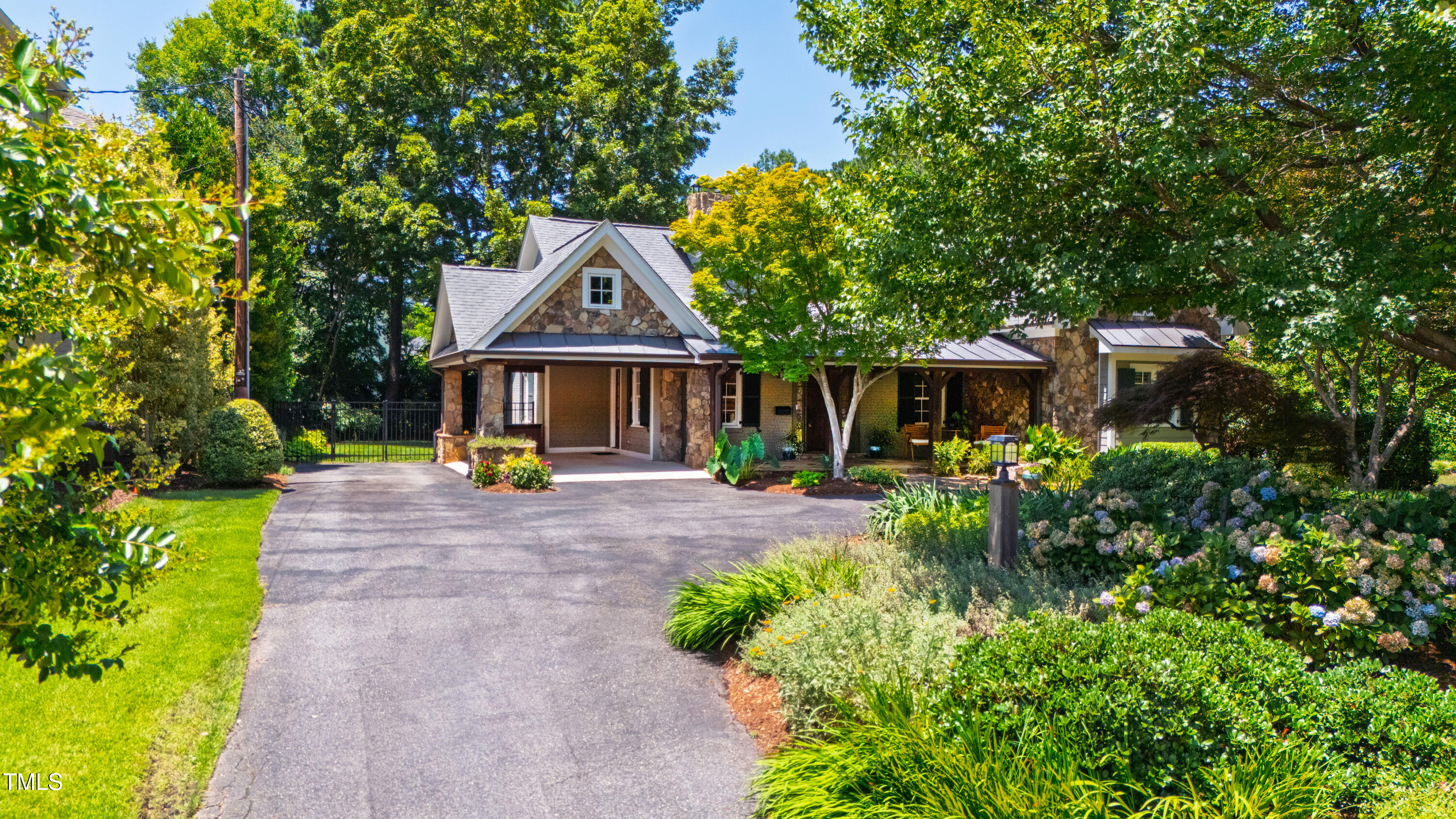 2707 Anderson Drive Drive