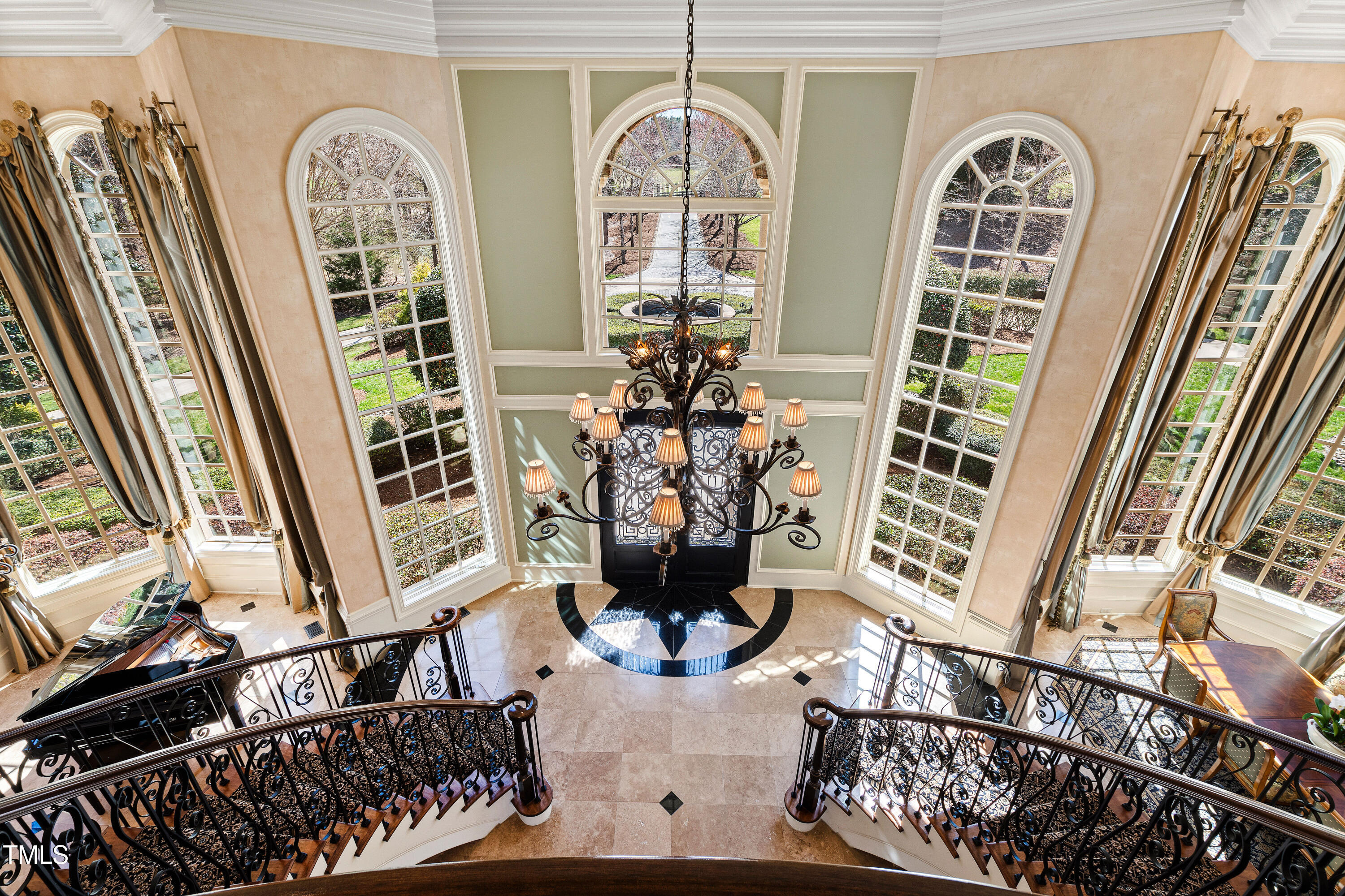 2421 Acanthus Drive
