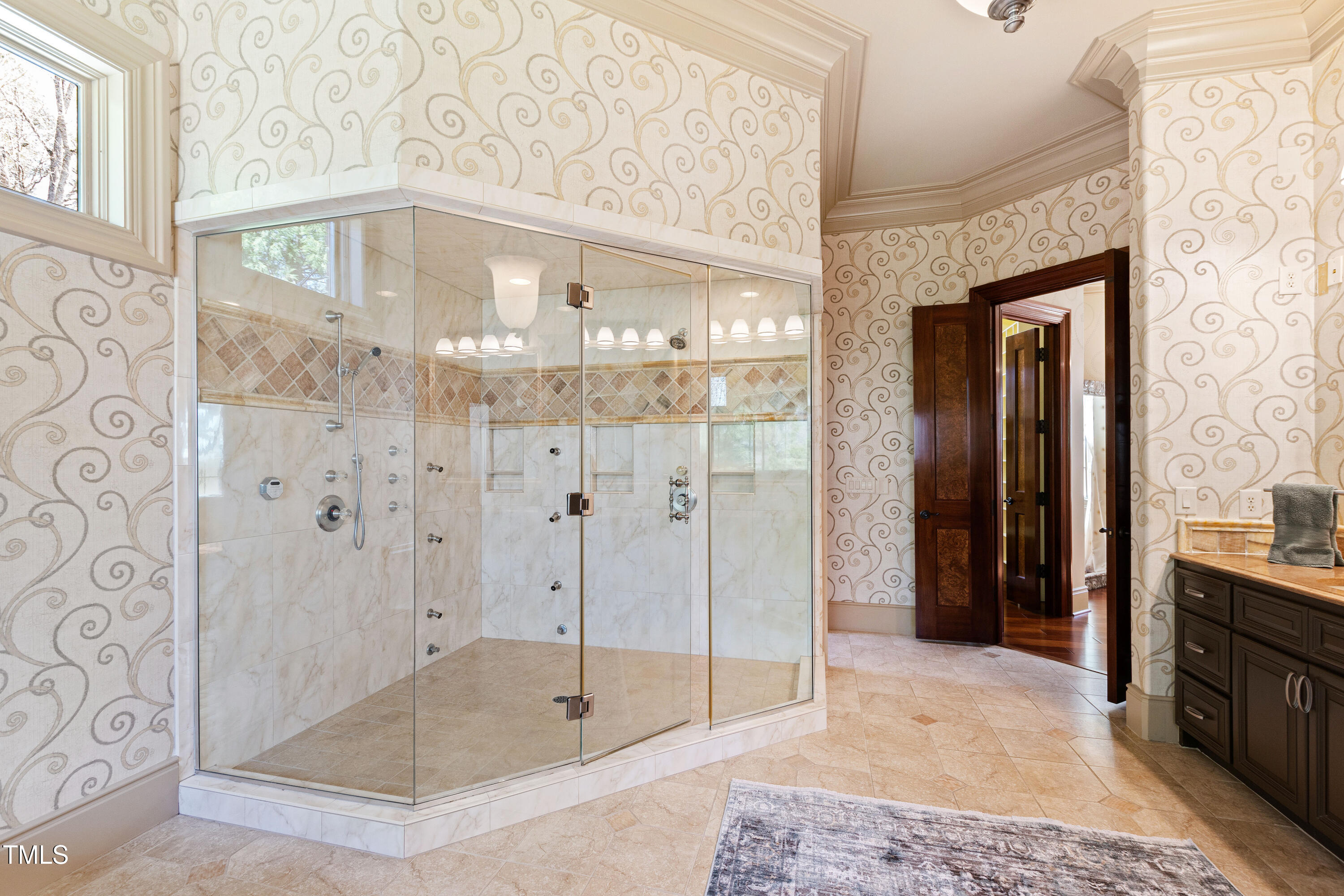2421 Acanthus Drive
