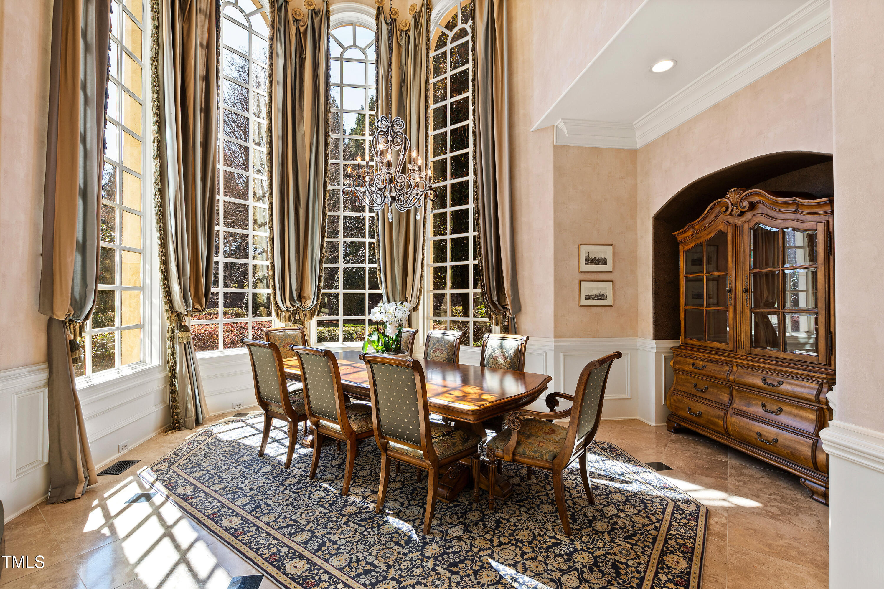 2421 Acanthus Drive