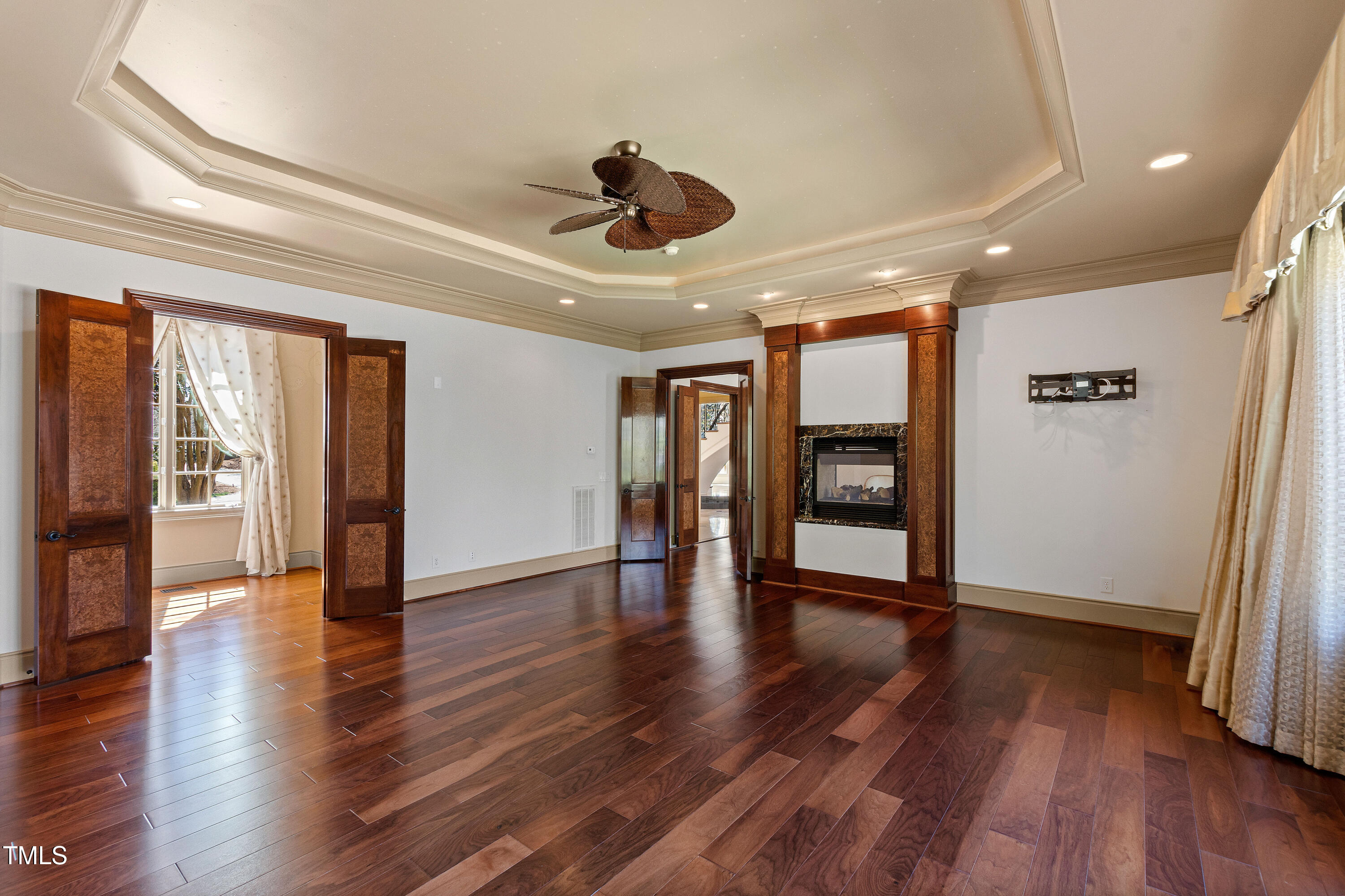 2421 Acanthus Drive
