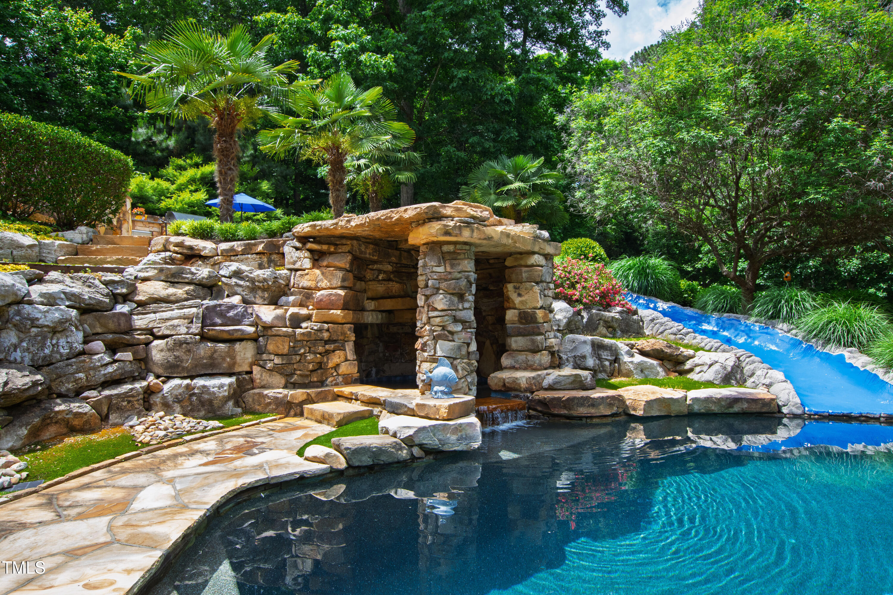 2421 Acanthus Drive