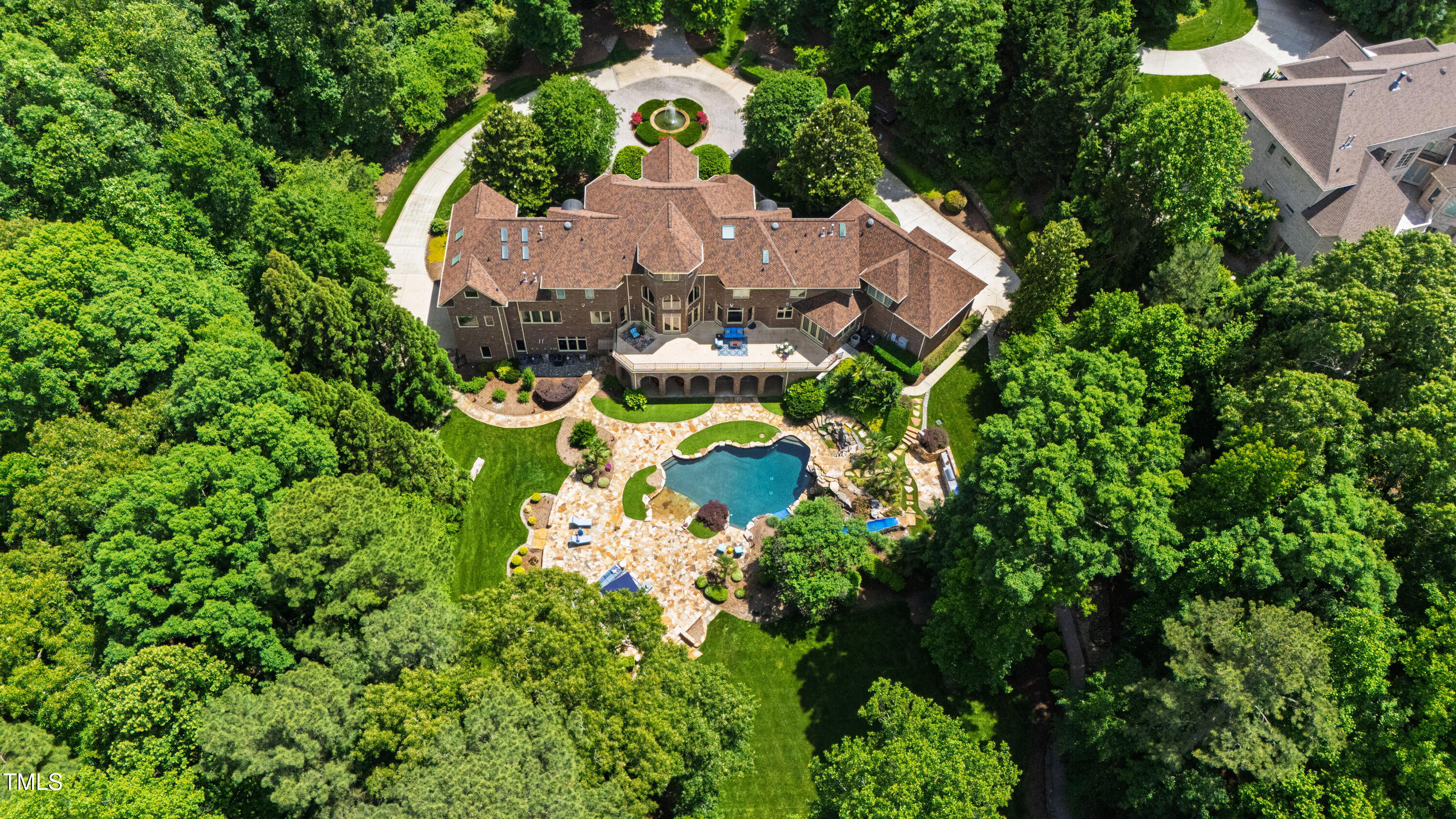 2421 Acanthus Drive