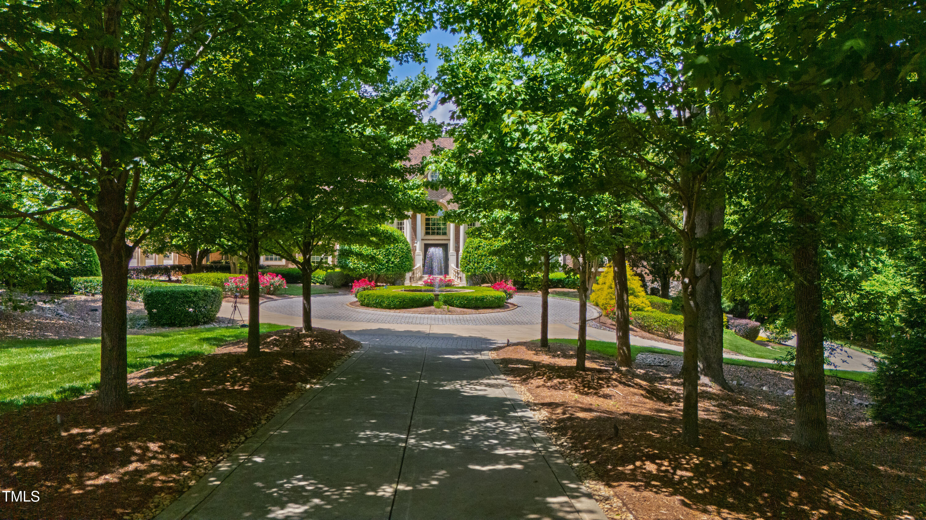 2421 Acanthus Drive