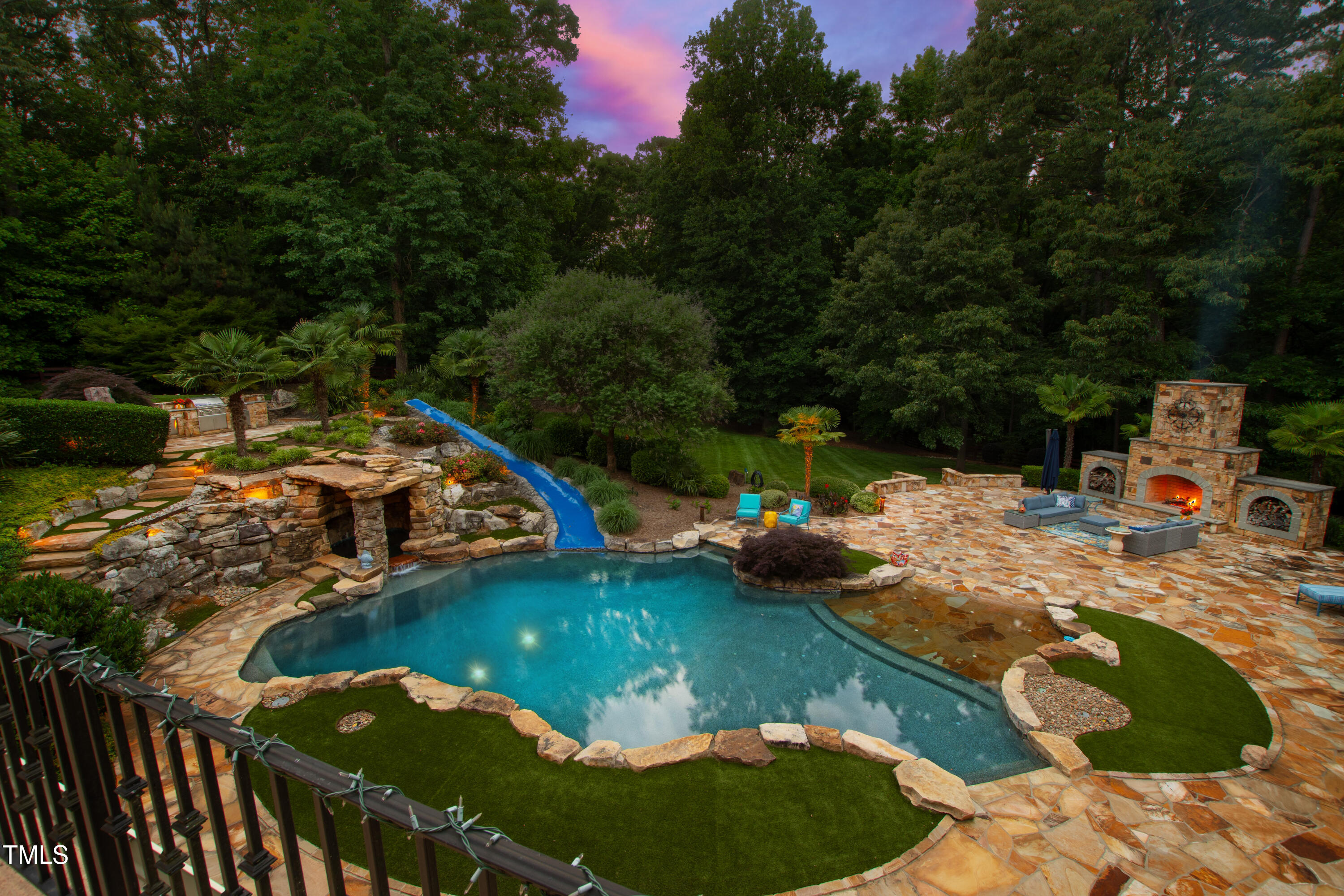 2421 Acanthus Drive