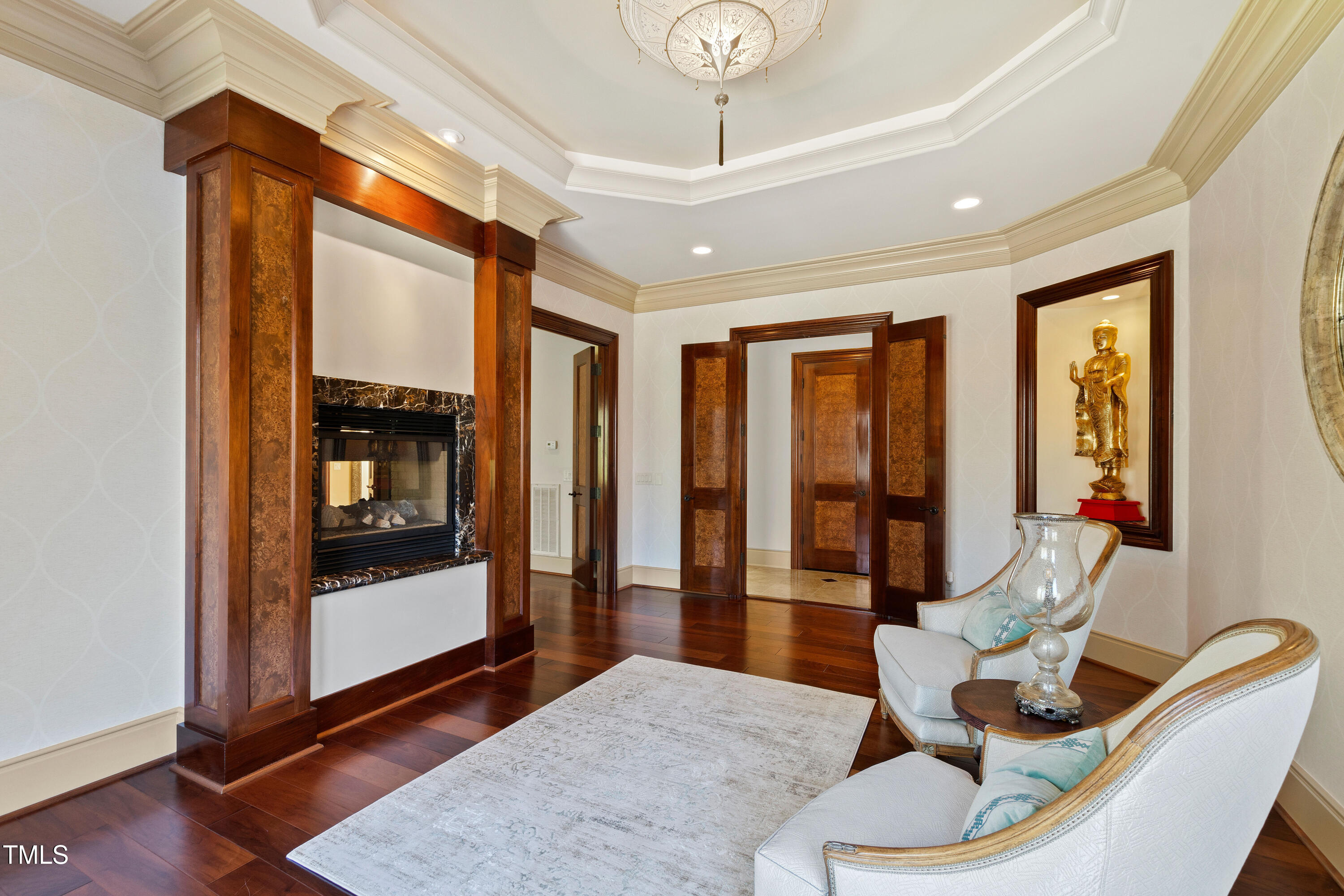 2421 Acanthus Drive