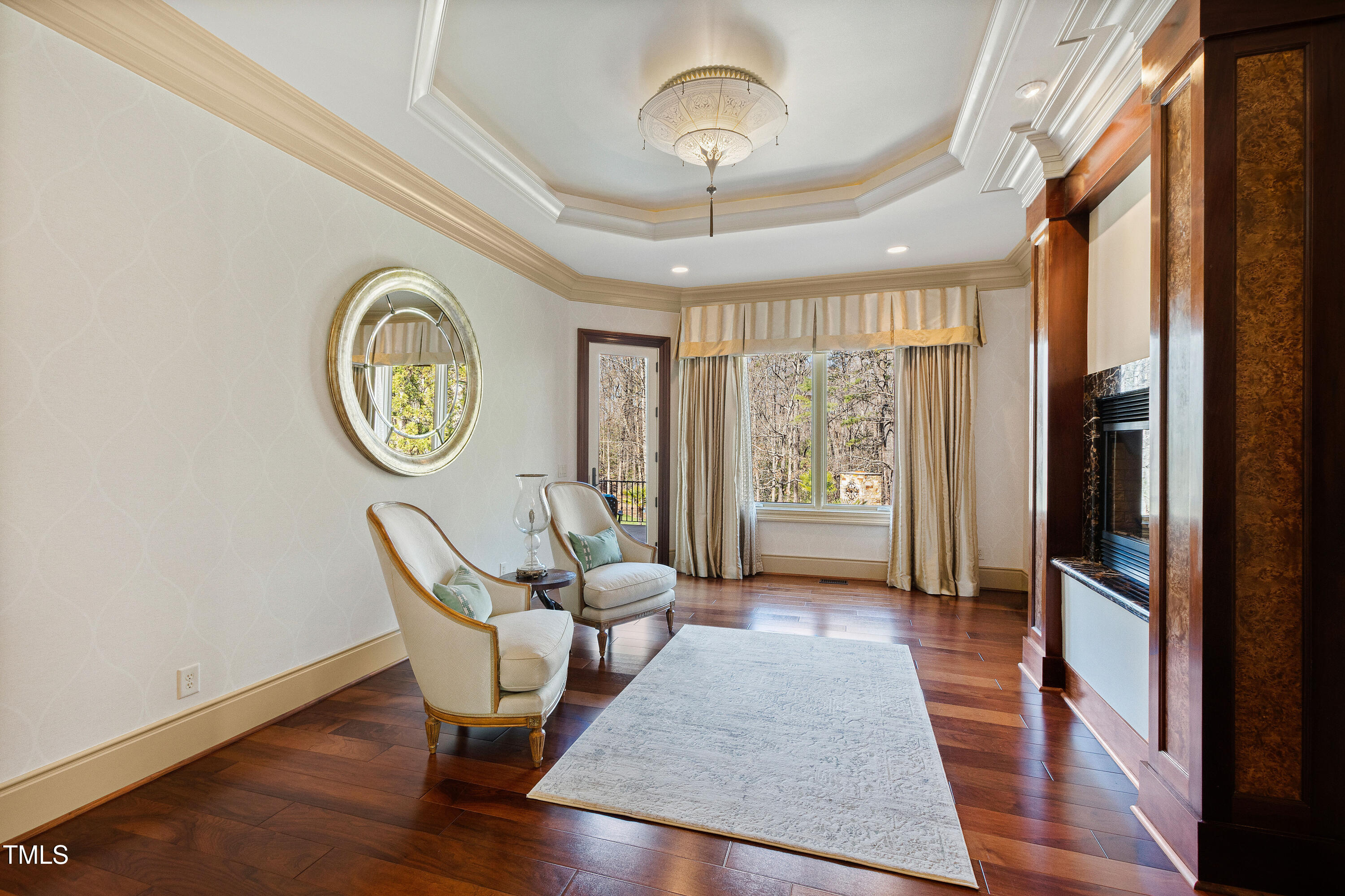 2421 Acanthus Drive