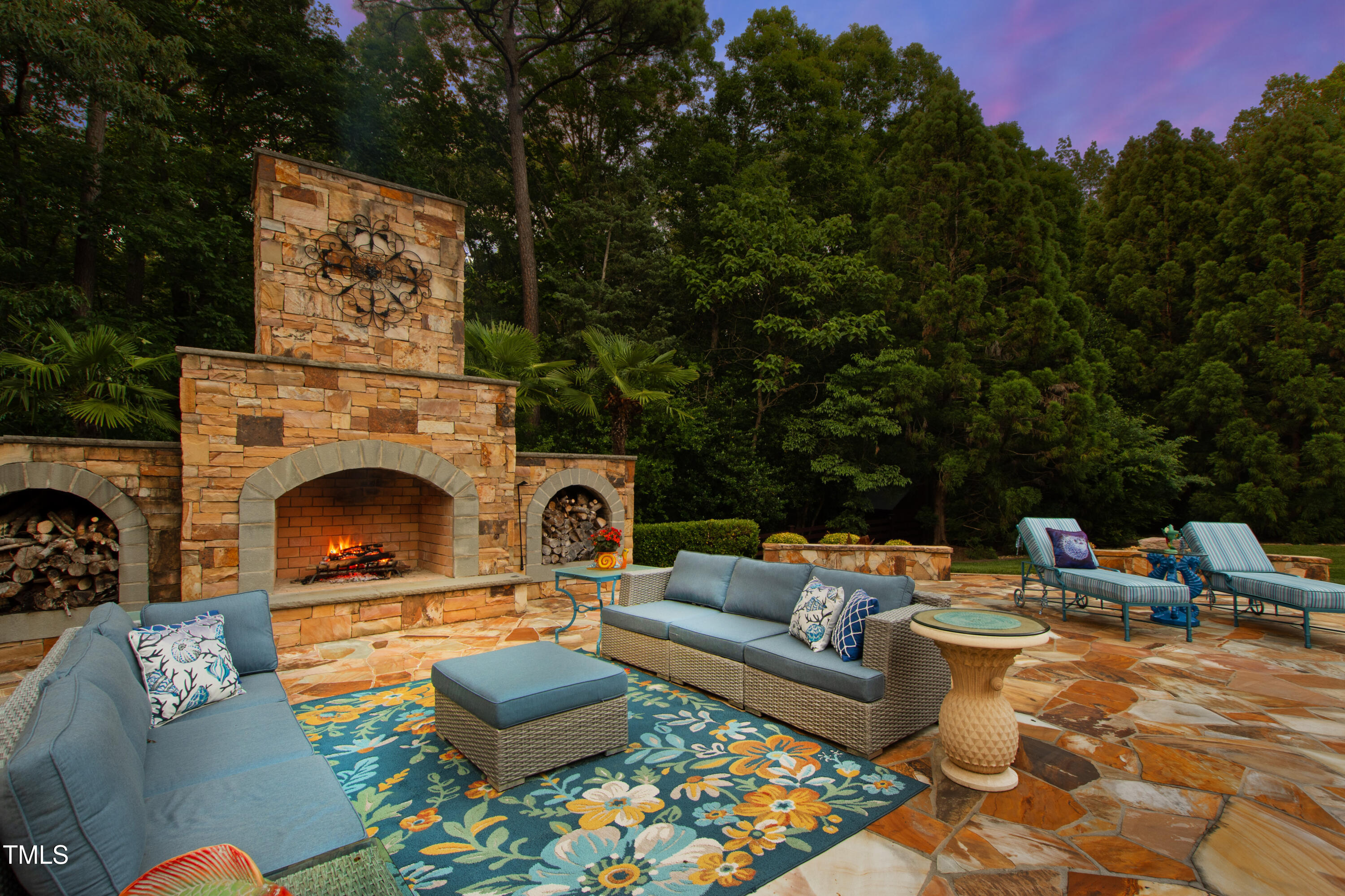 2421 Acanthus Drive
