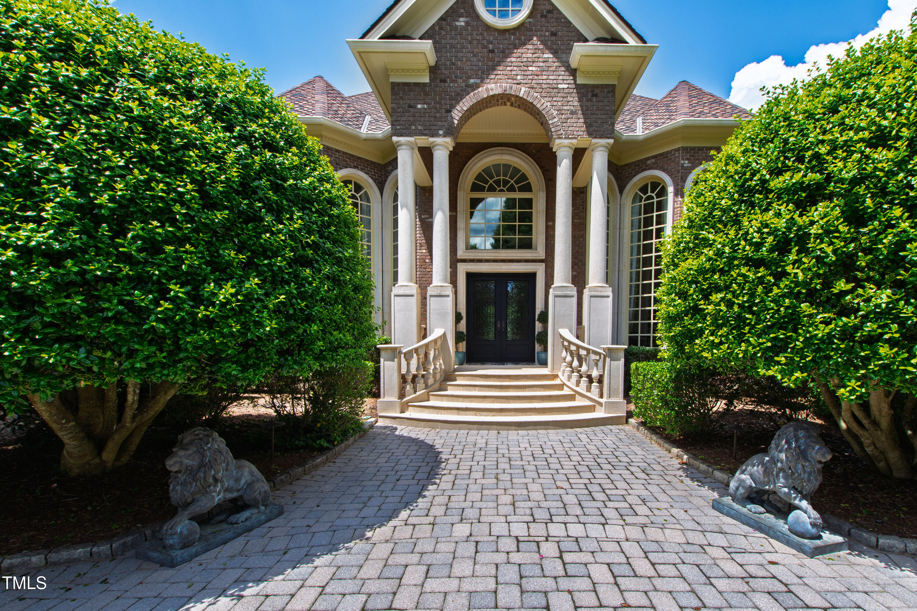 2421 Acanthus Drive