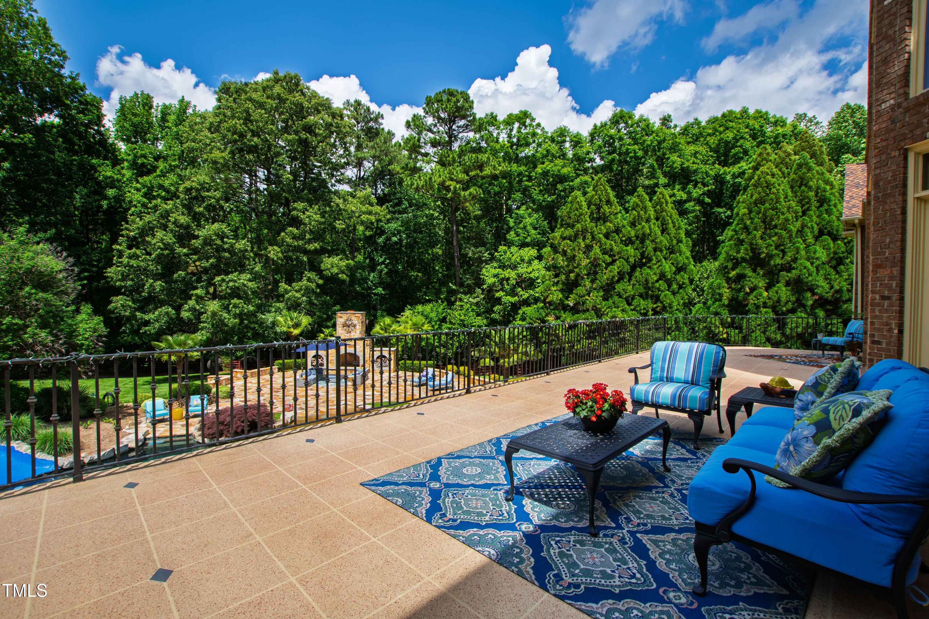 2421 Acanthus Drive